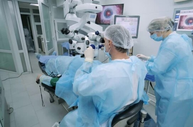 Micro Incision Cataract Surgery